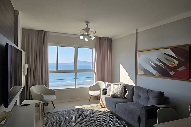 "Estadia Tri" - Frente pro Mar com Vista da Orla!