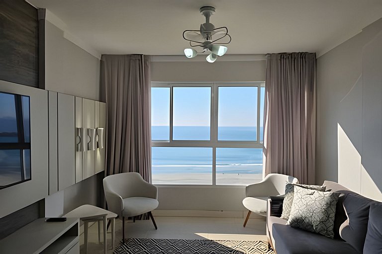 Vista Incrível de Toda Orla, Pé na Areia + Garagem
