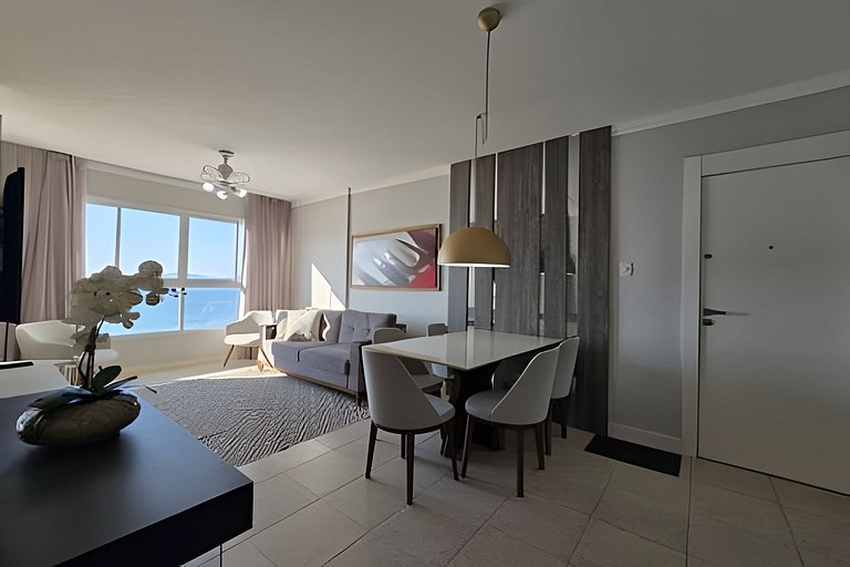 "Estadia Tri" - Frente pro Mar com Vista da Orla!