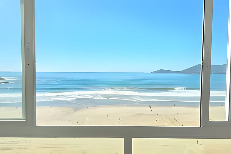 Vista Incrível de Toda Orla, Pé na Areia + Garagem