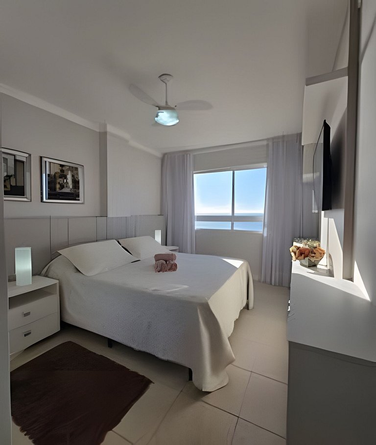 "Estadia Tri" - Frente pro Mar com Vista da Orla!