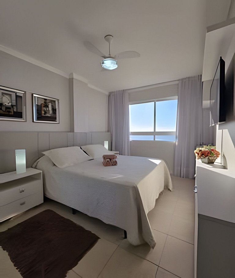 "Estadia Tri" - Frente pro Mar com Vista da Orla!