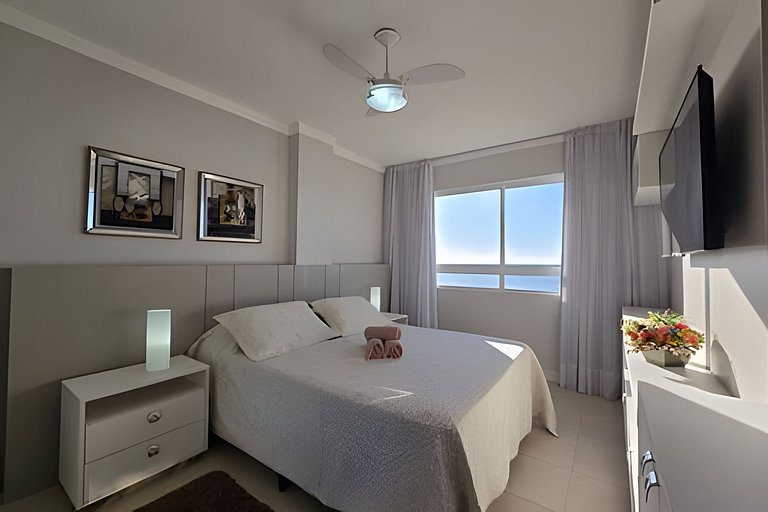 "Estadia Tri" - Frente pro Mar com Vista da Orla!