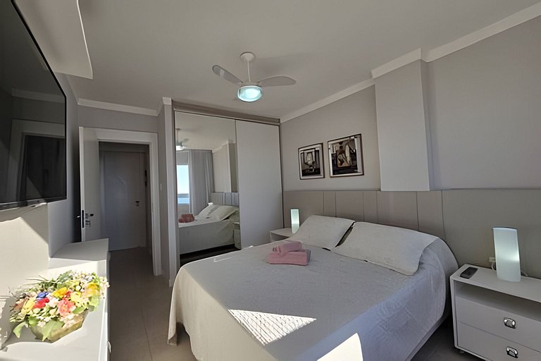 "Estadia Tri" - Frente pro Mar com Vista da Orla!