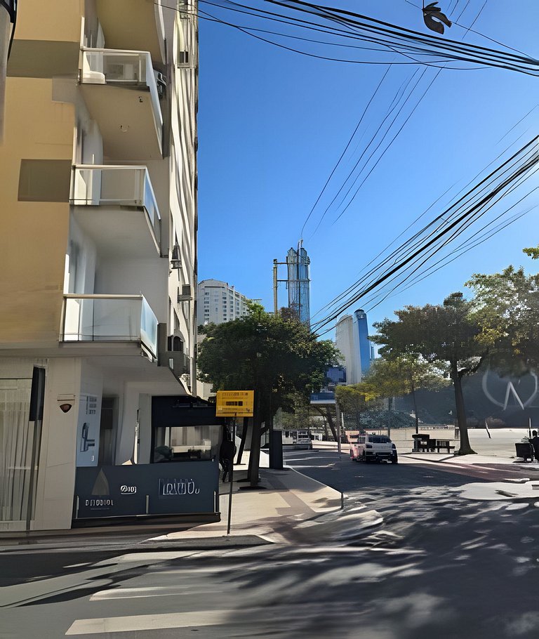 Vista Incrível de Toda Orla, Pé na Areia + Garagem