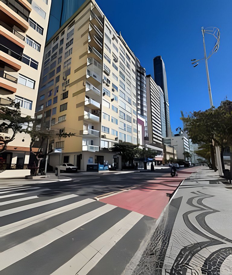 Vista Incrível de Toda Orla, Pé na Areia + Garagem