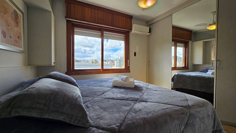 Apê Ensolarado com Vista e Cama King + Garagem