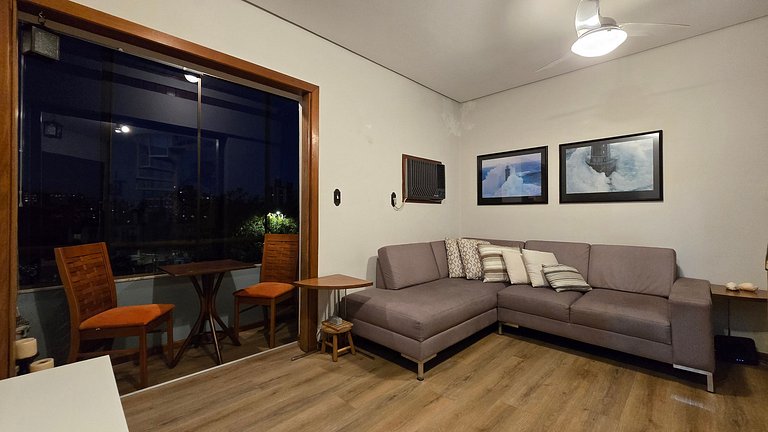 Apê Ensolarado com Vista e Cama King + Garagem