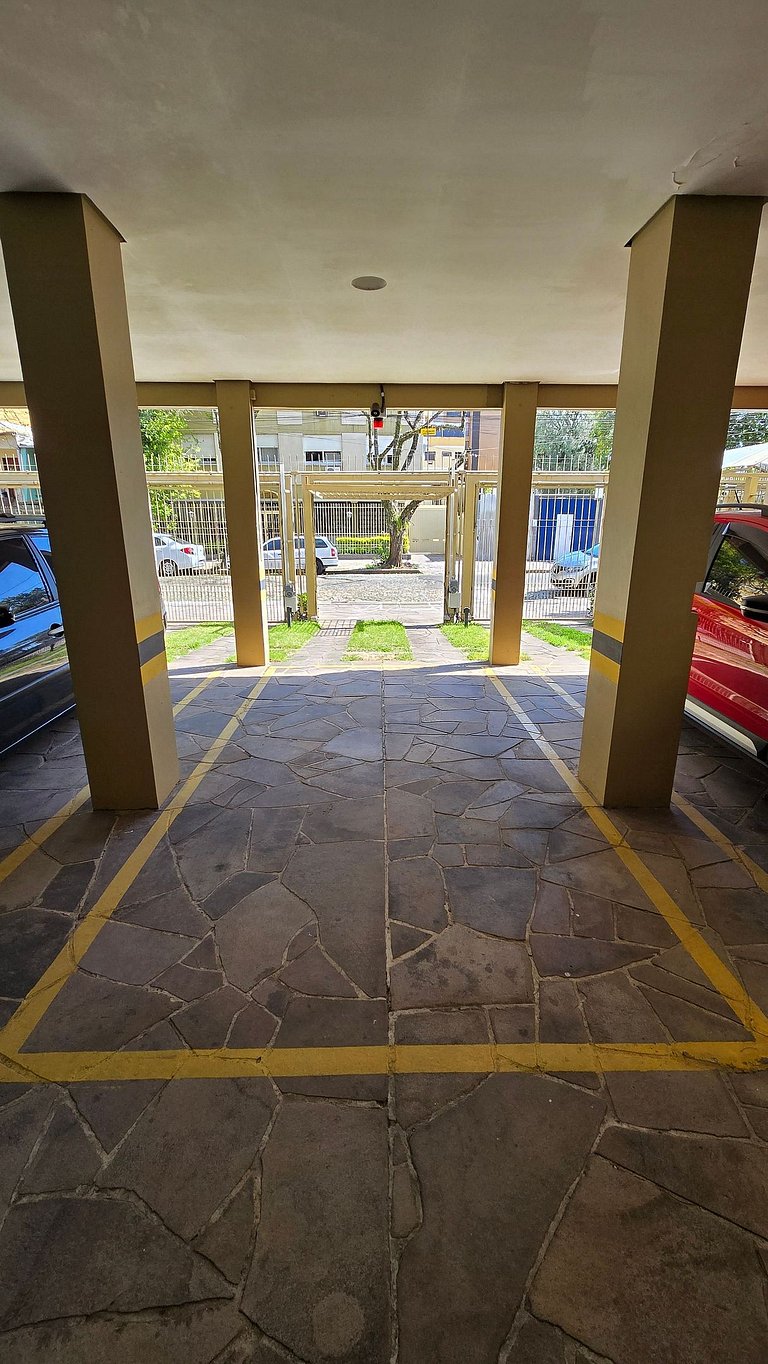 Apê Ensolarado com Vista e Cama King + Garagem