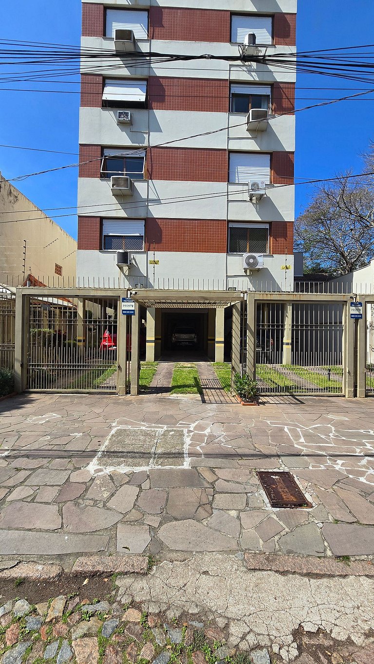 Apê Ensolarado com Vista e Cama King + Garagem
